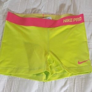 Nike Pro